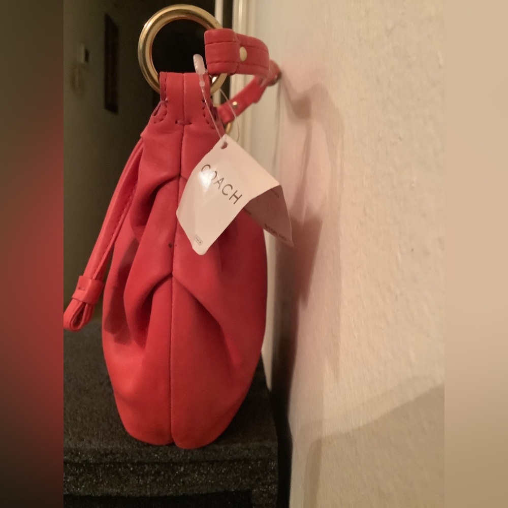 VINTAGE COACH PAPYA/CORAL COLORED LEATHER SHOULDER-BAG